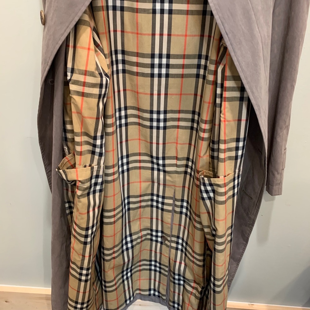 BURBERRY MEN’S COAT - Picture 2 of 15